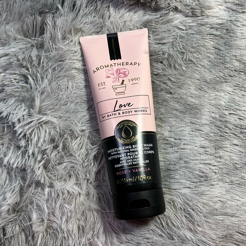 Bath & Body works LOVE moisturizing body wash